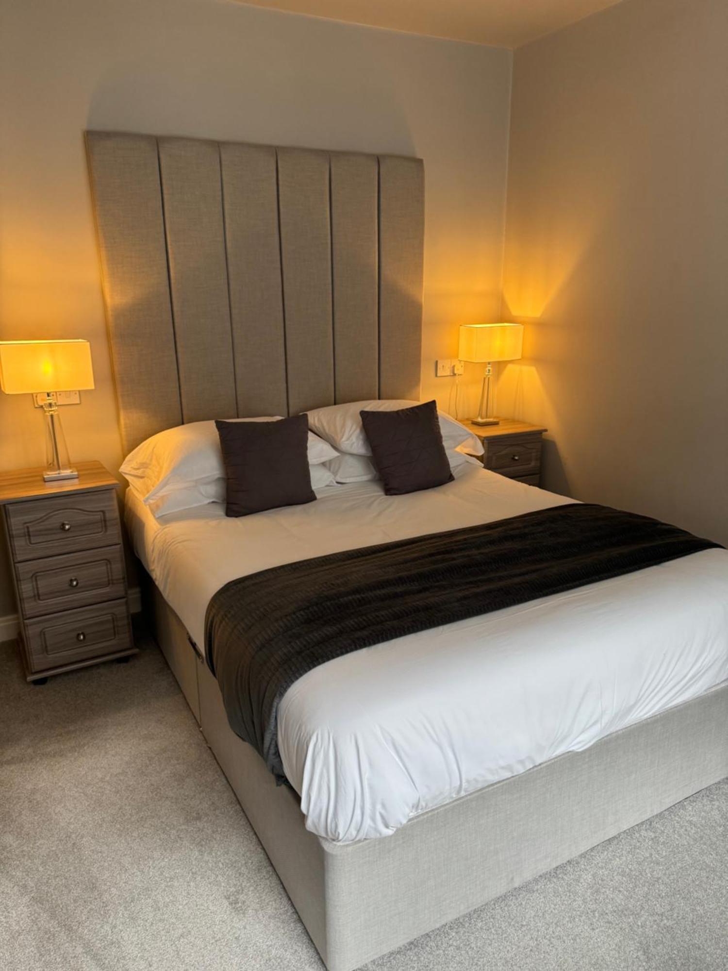Beach House Apartment On Ground Floor With Sea View - Pet Friendly คลีฟลีส์ ภายนอก รูปภาพ