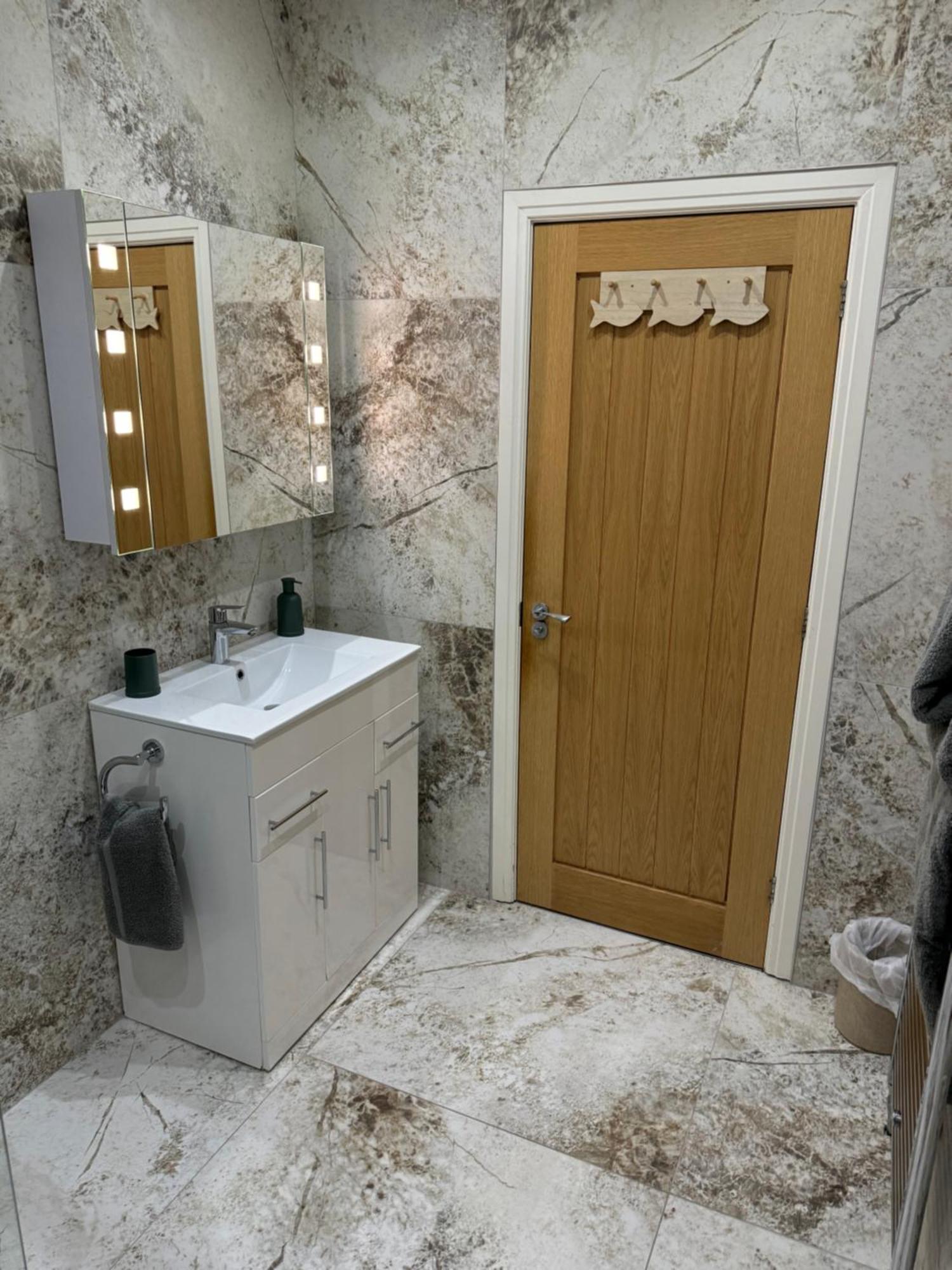 Beach House Apartment On Ground Floor With Sea View - Pet Friendly คลีฟลีส์ ภายนอก รูปภาพ