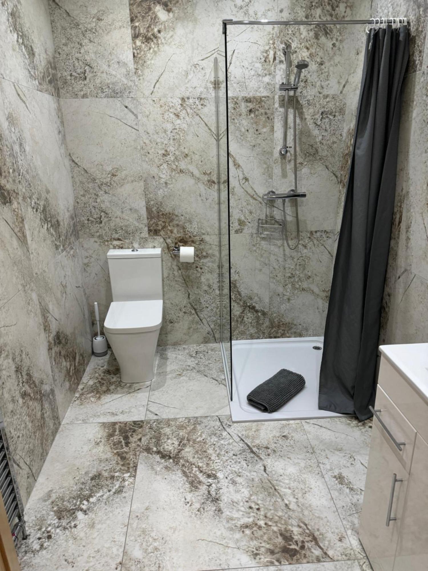 Beach House Apartment On Ground Floor With Sea View - Pet Friendly คลีฟลีส์ ภายนอก รูปภาพ